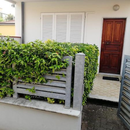 Apartamento La Casa Dei Bebi Carrara Exterior foto