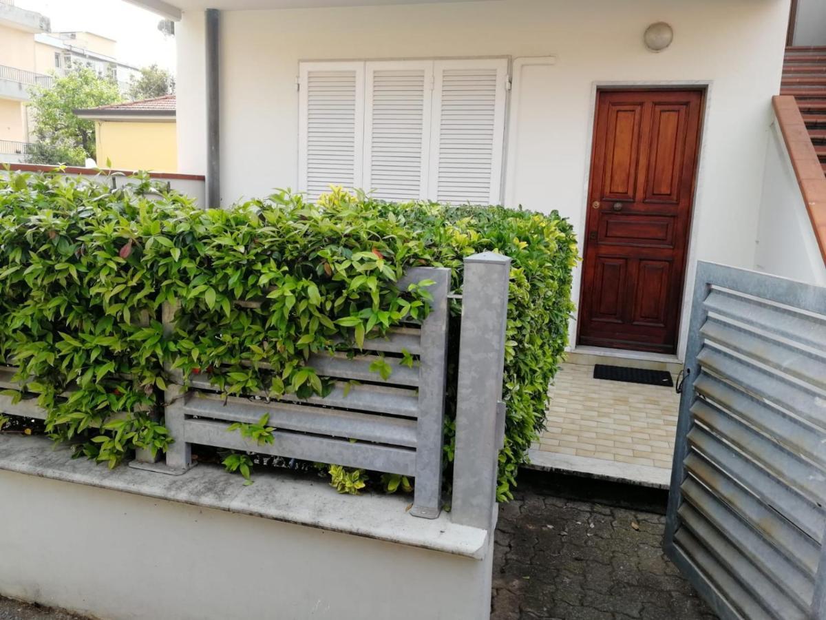Apartamento La Casa Dei Bebi Carrara Exterior foto